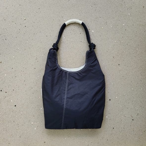 TOTAL BLACK HANDBAG SEASHOPPER