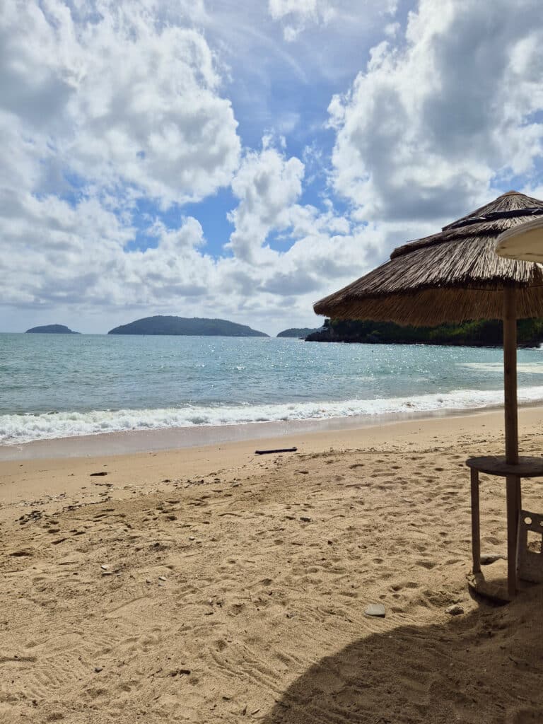 Morze, plaża, chill.