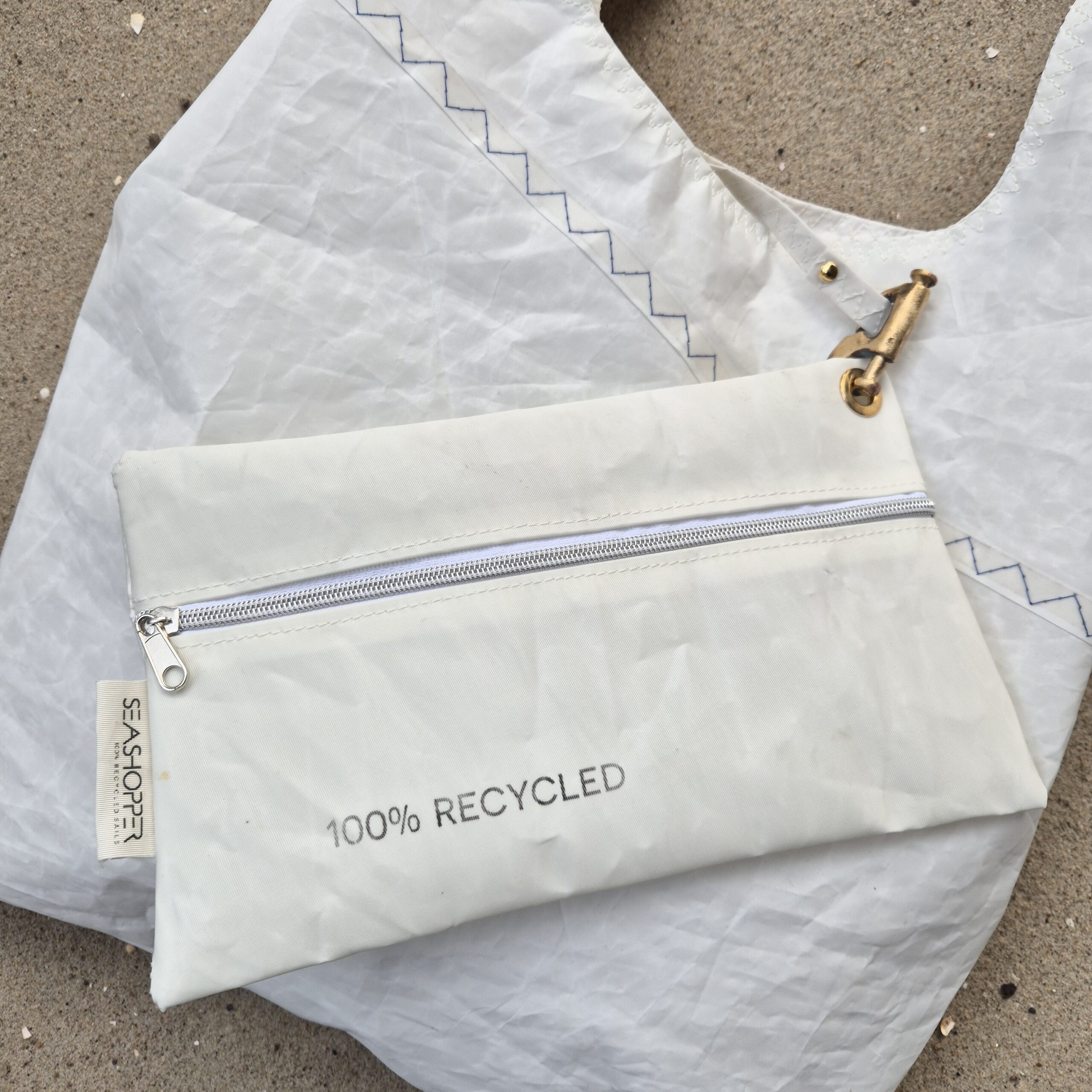 Biała torba z żagli